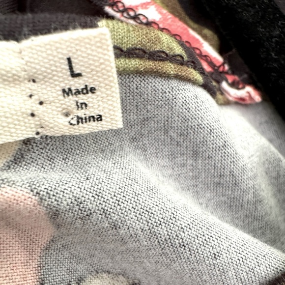 NWOT Heart 💜 Hips Black with floral print size Lg soft dress & back criss cross - Picture 8 of 8